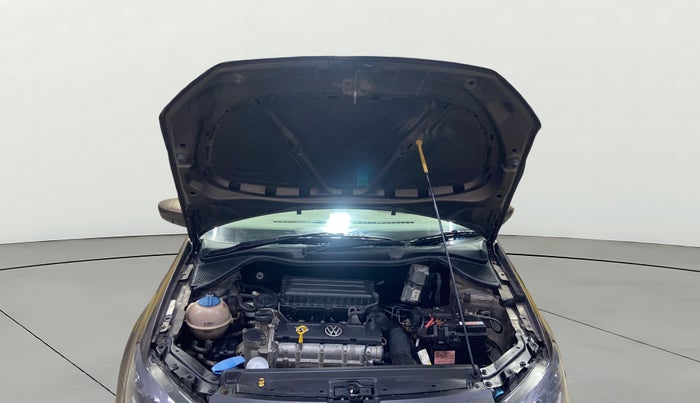 2016 Volkswagen Vento HIGHLINE 1.6 MPI, Petrol, Manual, 88,515 km, Open Bonet