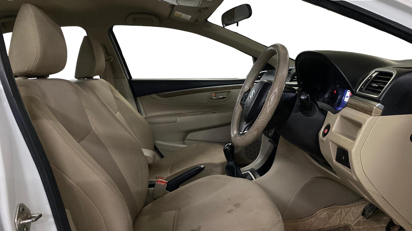 2022 Maruti Ciaz ZETA 1.5 SHVS MT PETROL, Petrol, Manual, 54,337 km, Right Side Front Door Cabin