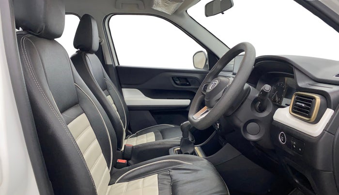 2022 Tata PUNCH ACCOMPLISHED MT, Petrol, Manual, 24,845 km, Right Side Front Door Cabin