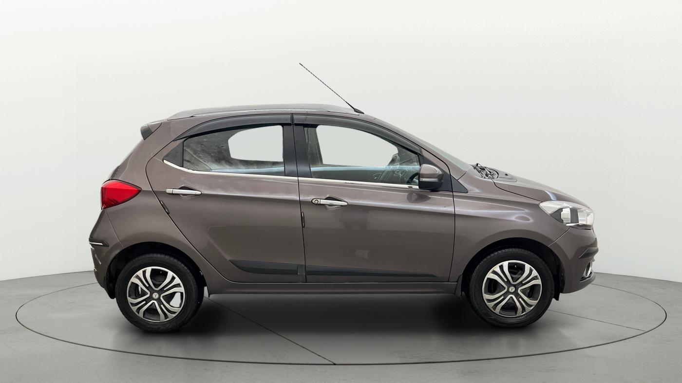 2018 Tata Tiago XZ PETROL, Petrol, Manual, 17,857 km, Right Side View