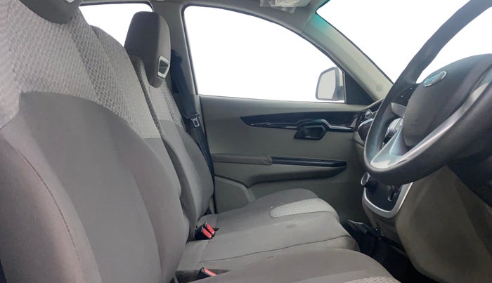 2016 Mahindra Kuv100 K6 PLUS 6 STR, Petrol, Manual, 37,851 km, Right Side Front Door Cabin