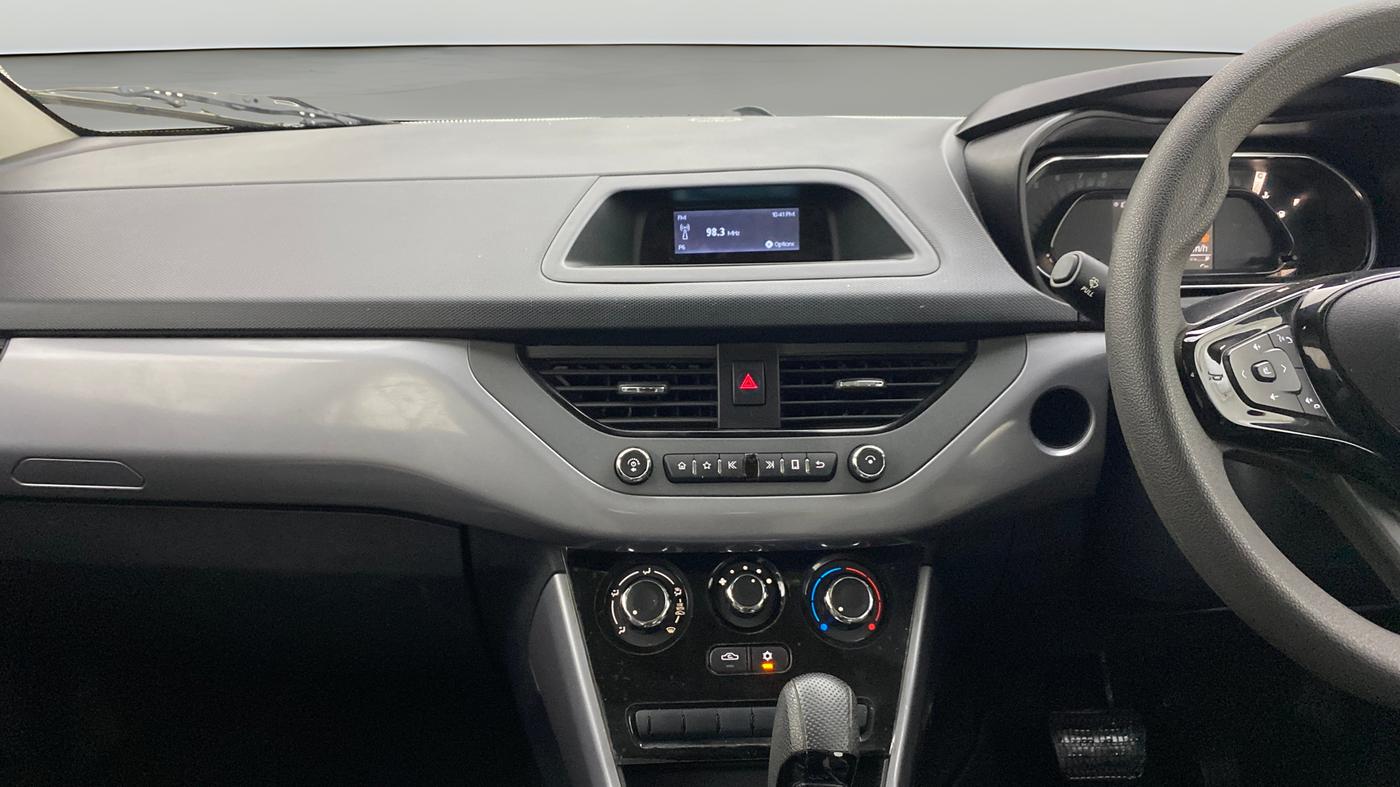 2022 Tata NEXON XMA SUNROOF PETROL, Petrol, Automatic, 14,378 km, Air Conditioner