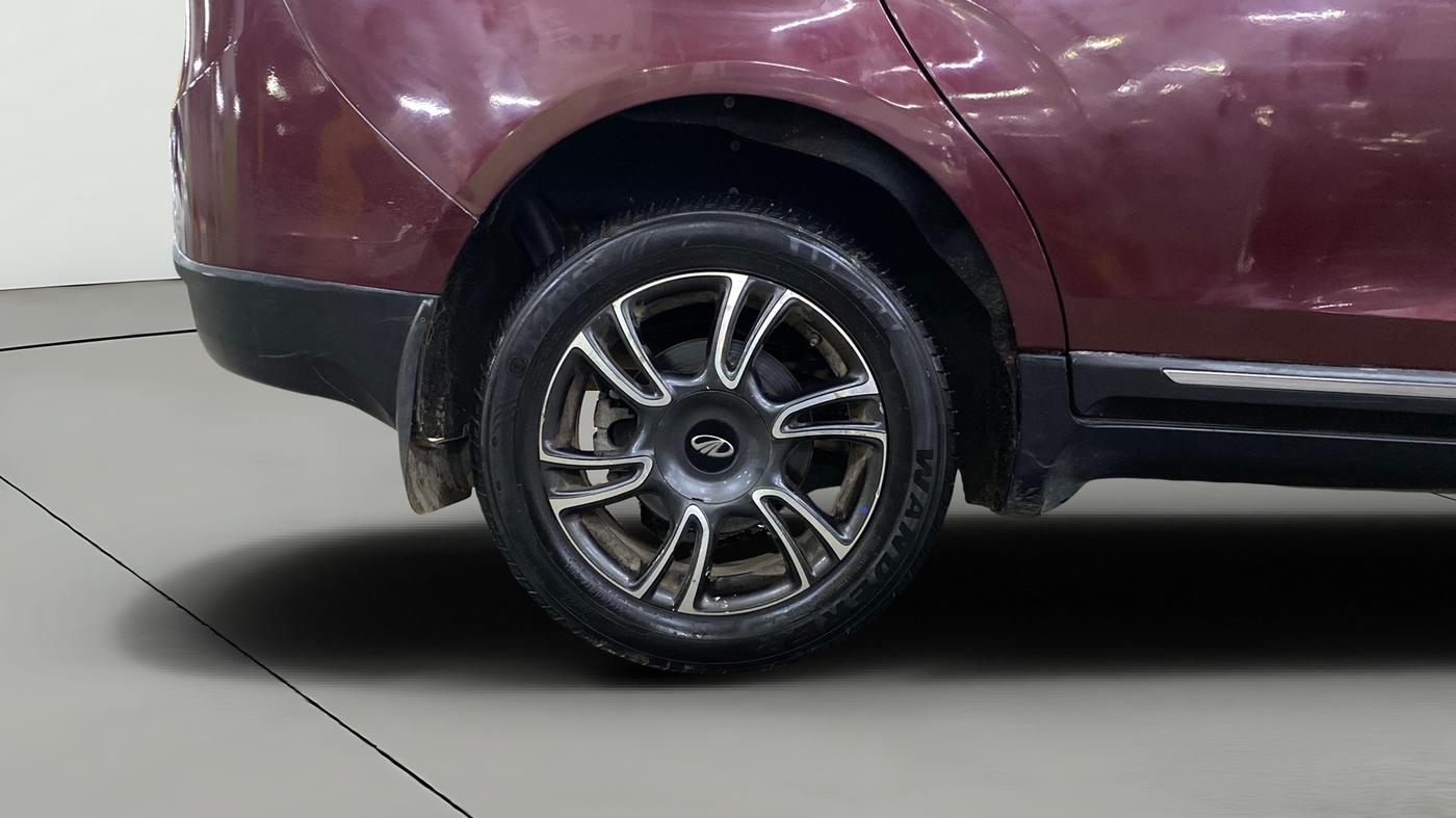 2018 Mahindra MARAZZO M8 7 STR, Diesel, Manual, 1,15,412 km, Right Rear Wheel