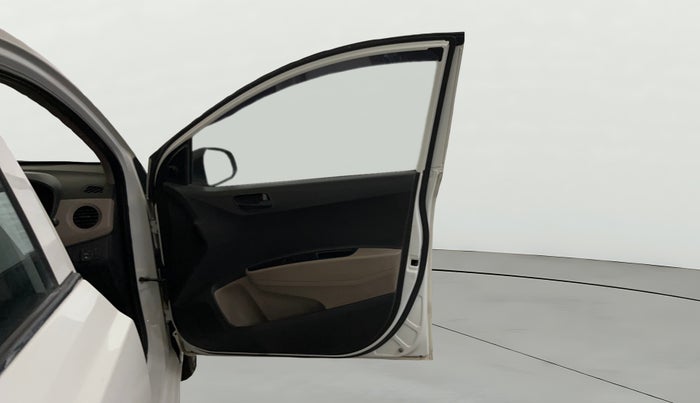 2022 Hyundai XCENT PRIME 	T+ CNG, CNG, Manual, 44,227 km, RHS Front Door