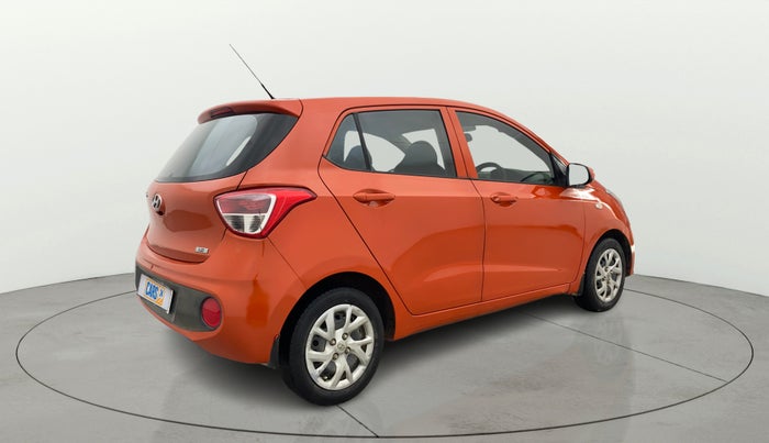 2017 Hyundai Grand i10 MAGNA 1.2 KAPPA VTVT, Petrol, Manual, 66,707 km, Right Back Diagonal