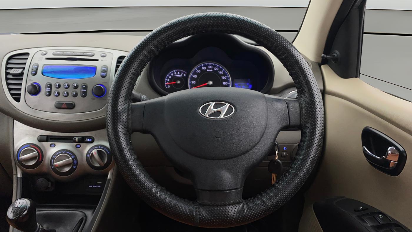 2016 Hyundai i10 SPORTZ 1.1, Petrol, Manual, 56,616 km, Steering Wheel Close Up