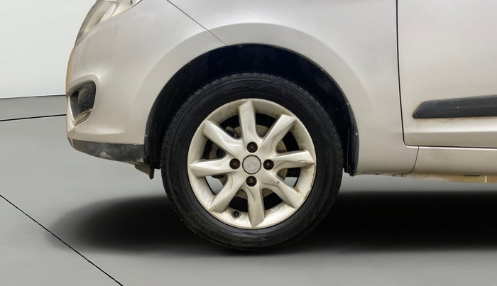 2016 Tata Zest XT 90PS DIESEL, Diesel, Manual, 52,419 km, Left Front Wheel