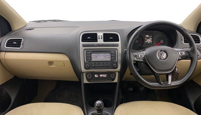 2015 Volkswagen Polo HIGHLINE1.2L, Petrol, Manual, 87,719 km, Dashboard