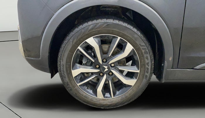 2019 Mahindra XUV300 W6 1.2 PETROL, Petrol, Manual, 67,763 km, Left Front Wheel
