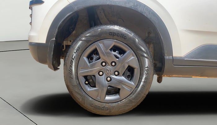 2023 Hyundai VENUE S 1.2, Petrol, Manual, 27,658 km, Right Rear Wheel