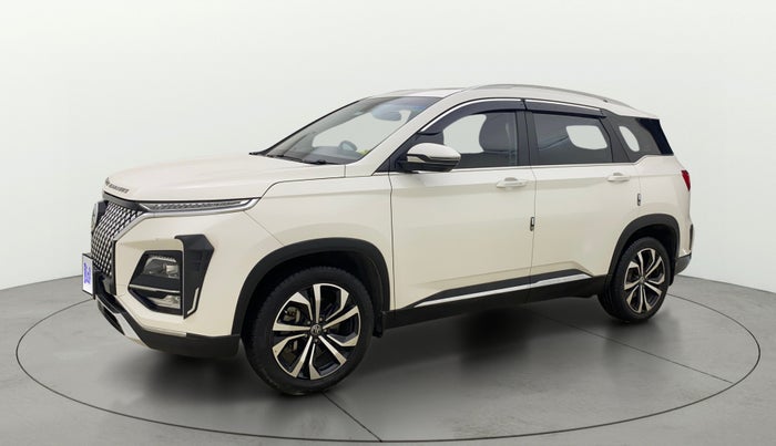 2024 MG HECTOR PLUS SHARP PRO 1.5 TURBO MT 7 STR, Petrol, Manual, 11,010 km, Left Front Diagonal
