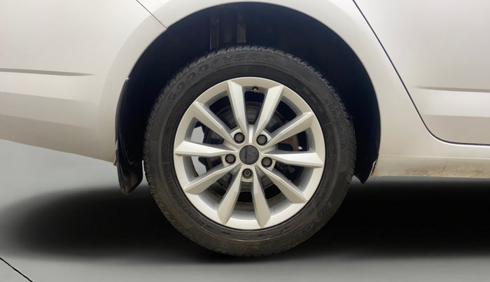 2015 Skoda Octavia ELEGANCE 1.8 TSI AT, Petrol, Automatic, 67,632 km, Right Rear Wheel
