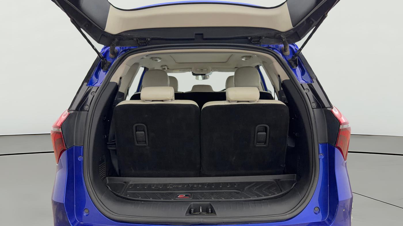 2023 Mahindra XUV700 AX 7 P MT 7 STR, Petrol, Manual, 60,592 km, Boot Open Zoomed View
