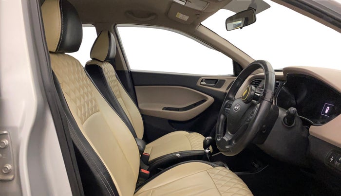 2016 Hyundai Elite i20 ASTA 1.2 (O), Petrol, Manual, 72,807 km, Right Side Front Door Cabin