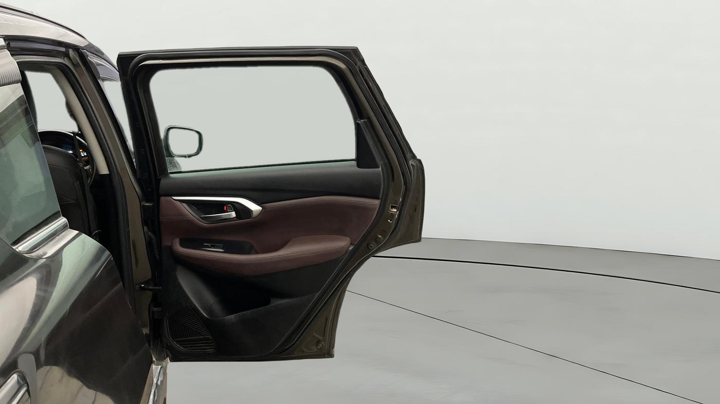2022 Maruti Grand Vitara ALPHA SMART HYBRID, Petrol, Manual, 1,13,045 km, RHS Rear Door
