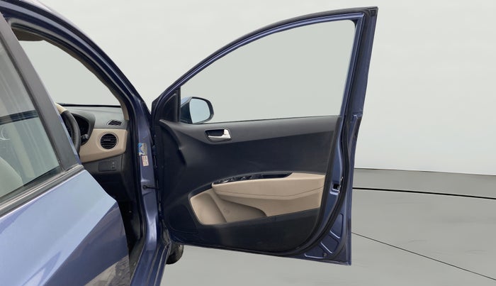 2015 Hyundai Xcent S 1.2, Petrol, Manual, 1,00,412 km, RHS Front Door