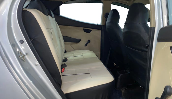 2016 Hyundai Eon ERA +, Petrol, Manual, 36,116 km, Right Side Rear Door Cabin