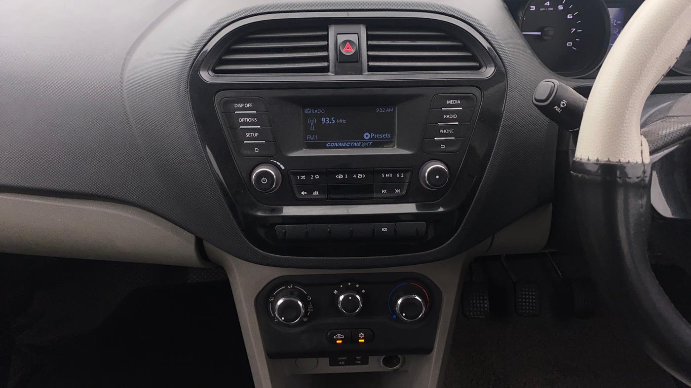 2018 Tata Tiago XT PETROL, Petrol, Manual, 1,28,118 km, Air Conditioner