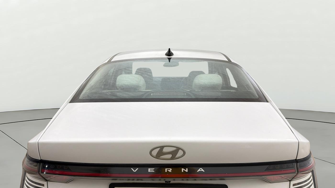 2023 Hyundai Verna SX (O)1.5 VTVT, Petrol, Manual, 99,797 km, Rear Windshield