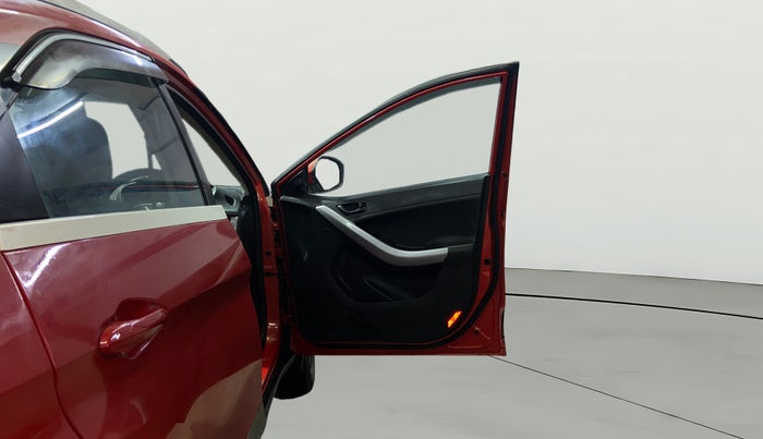 2021 Tata NEXON XMA SUNROOF PETROL, Petrol, Automatic, 87,909 km, RHS Front Door