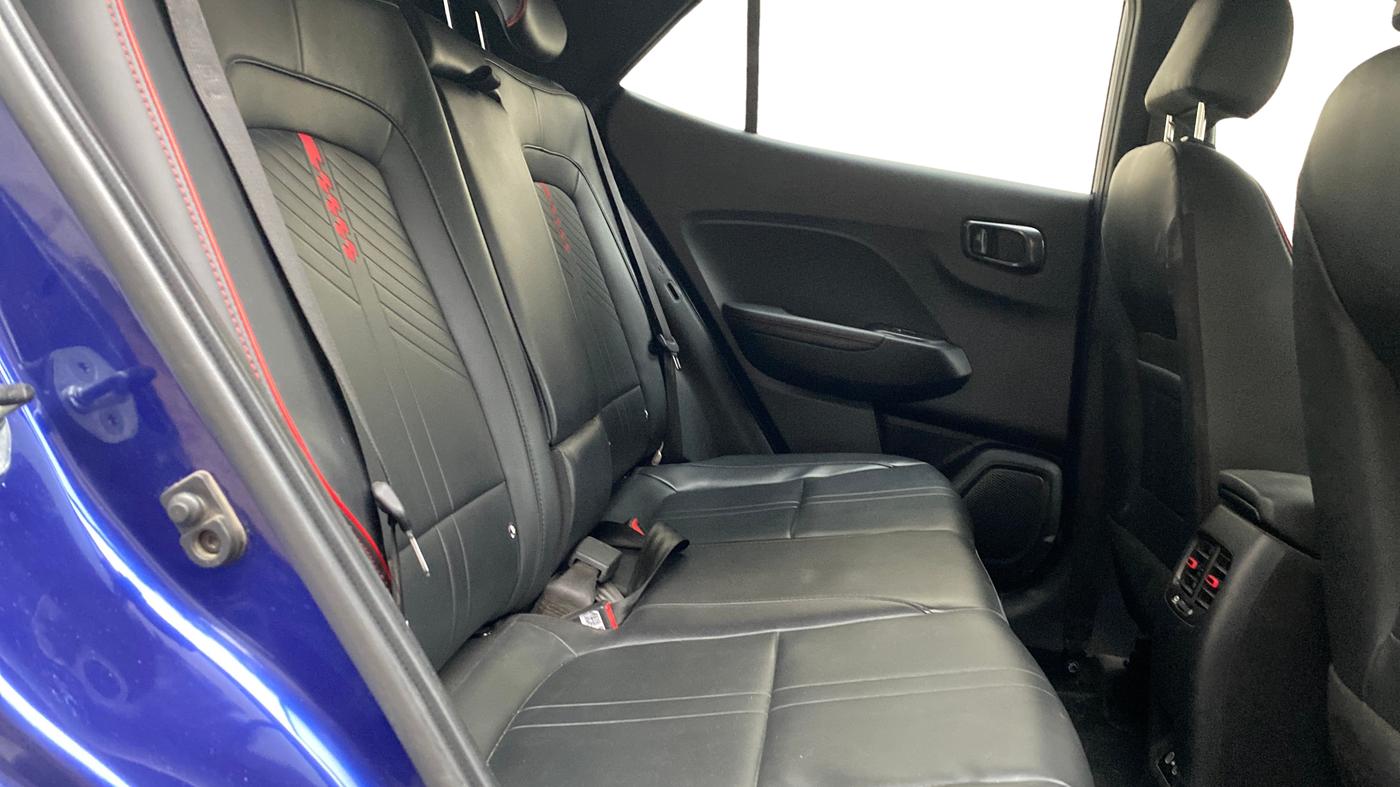 2022 Hyundai VENUE N LINE N8 1.0 TURBO DCT DUAL TONE, Petrol, Automatic, 64,452 km, Right Side Rear Door Cabin