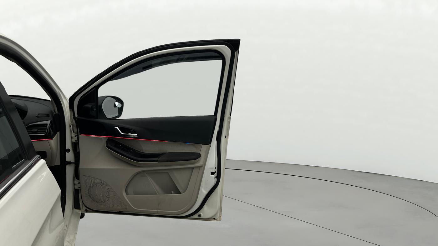 2023 Tata TIGOR XZ PLUS CNG, CNG, Manual, 57,197 km, RHS Front Door