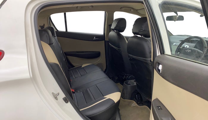 2013 Hyundai i20 MAGNA 1.2, Petrol, Manual, 74,970 km, Right Side Rear Door Cabin