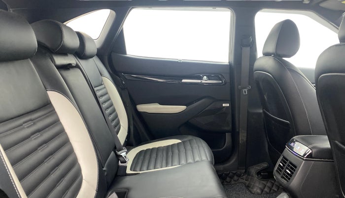 2023 KIA SELTOS  GTX Plus 1.5 Turbo Petrol DCT, Petrol, Automatic, 31,697 km, Right Side Rear Door Cabin