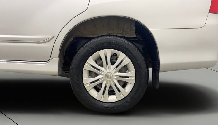 2014 Toyota Innova 2.5 GX 8 STR, Diesel, Manual, 1,07,663 km, Left Rear Wheel