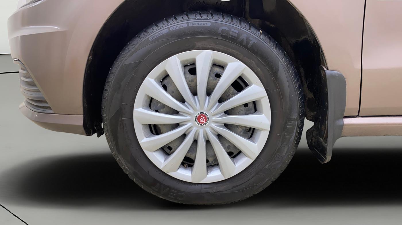 2019 Volkswagen Ameo TRENDLINE 1.0L, CNG, Manual, 45,977 km, Left Front Wheel