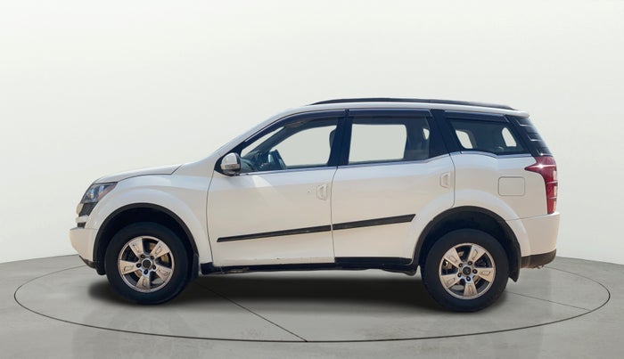 2015 Mahindra XUV500 W8, Diesel, Manual, 81,458 km, Left Side