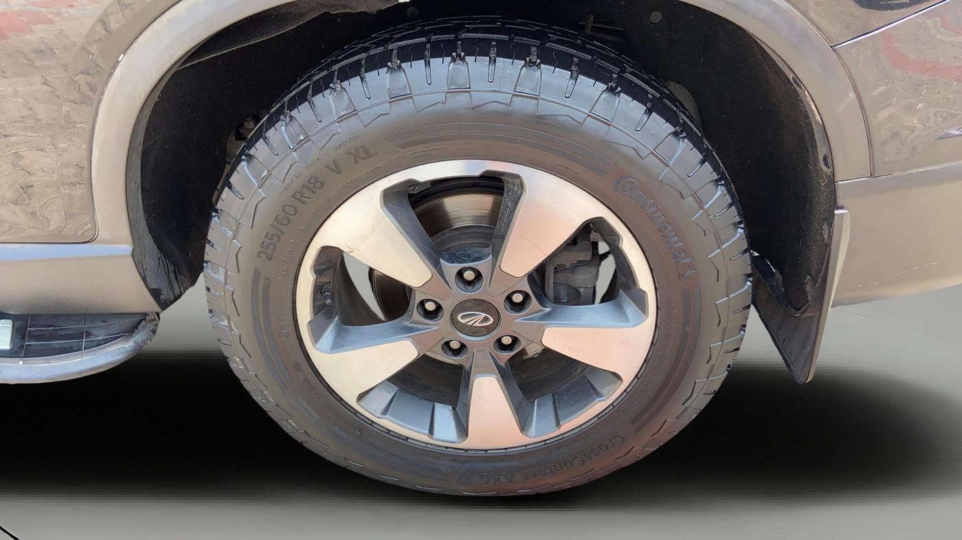 2019 Mahindra ALTURAS G4 4WD AT, Diesel, Automatic, 1,43,089 km, Left Rear Wheel