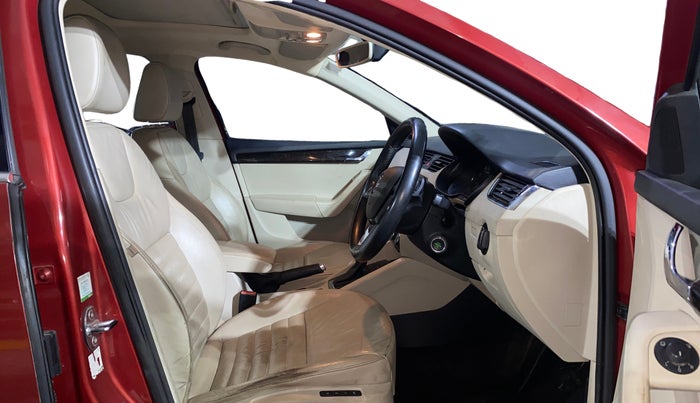 2016 Skoda Octavia STYLE PLUS AT 1.8 TSI, Petrol, Automatic, 53,253 km, Right Side Front Door Cabin