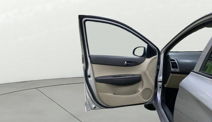 2013 Hyundai i20 SPORTZ 1.2, Petrol, Manual, 58,013 km, LHS Front Door