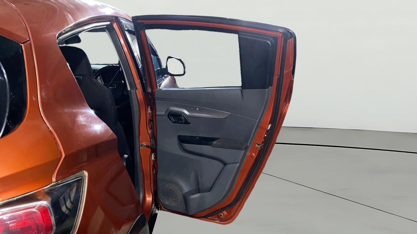 2017 Mahindra KUV 100 NXT K6+ D 6 STR, Diesel, Manual, 79,000 km, RHS Rear Door