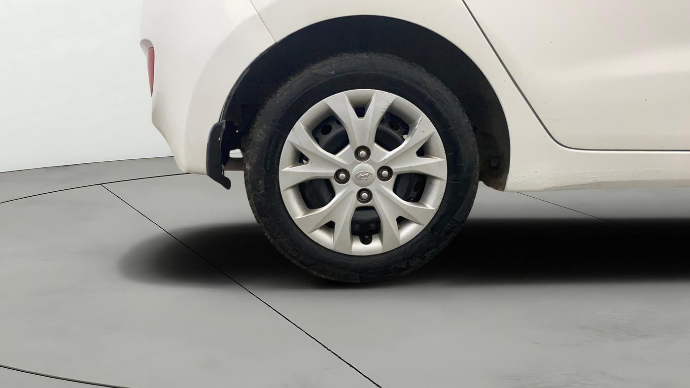 2015 Hyundai Grand i10 MAGNA 1.2 KAPPA VTVT, Petrol, Manual, 1,12,609 km, Right Rear Wheel