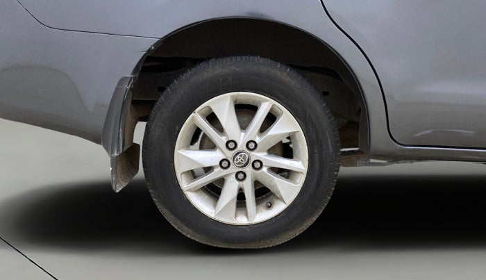 2016 Toyota Innova Crysta 2.4 VX 7 STR, Diesel, Manual, 83,393 km, Right Rear Wheel