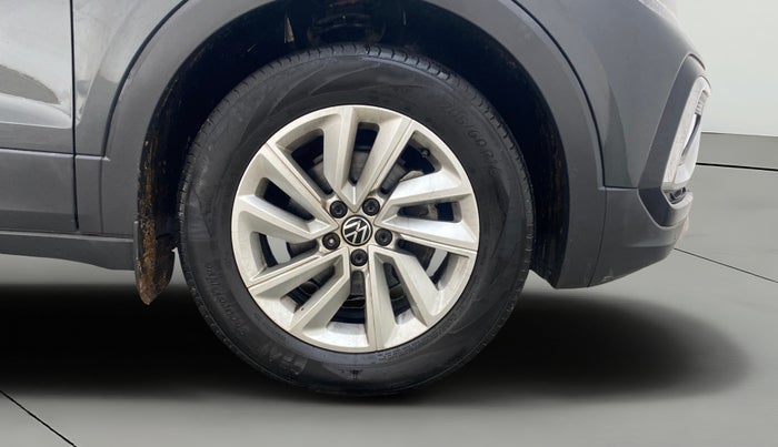 2023 Volkswagen TAIGUN Topline 1.0 TSI MT (Electric Seats), Petrol, Manual, 32,049 km, Right Front Wheel