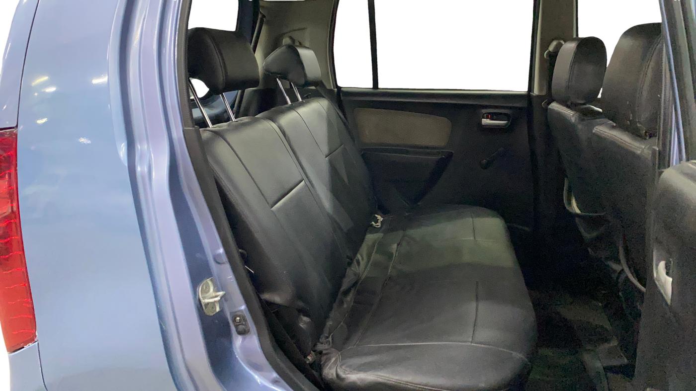 2013 Maruti Wagon R 1.0 LXI, Petrol, Manual, 65,477 km, Right Side Rear Door Cabin