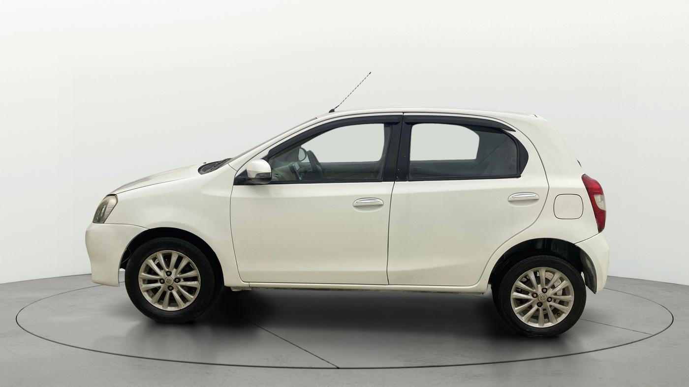2015 Toyota Etios VX, Petrol, Manual, 1,02,473 km, Left Side