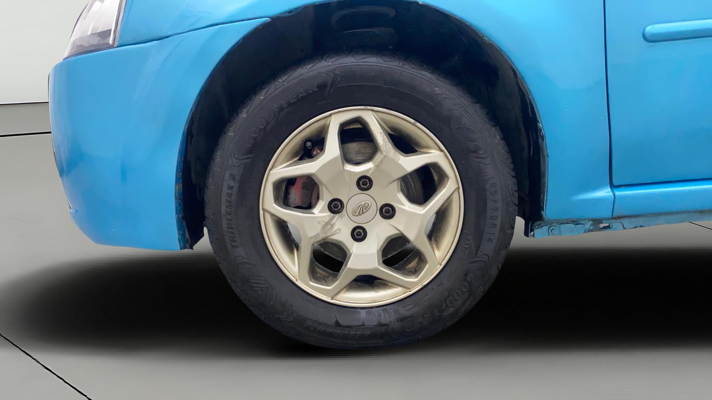 2013 Mahindra Verito 1.5 D6, Diesel, Manual, 97,058 km, Left Front Wheel