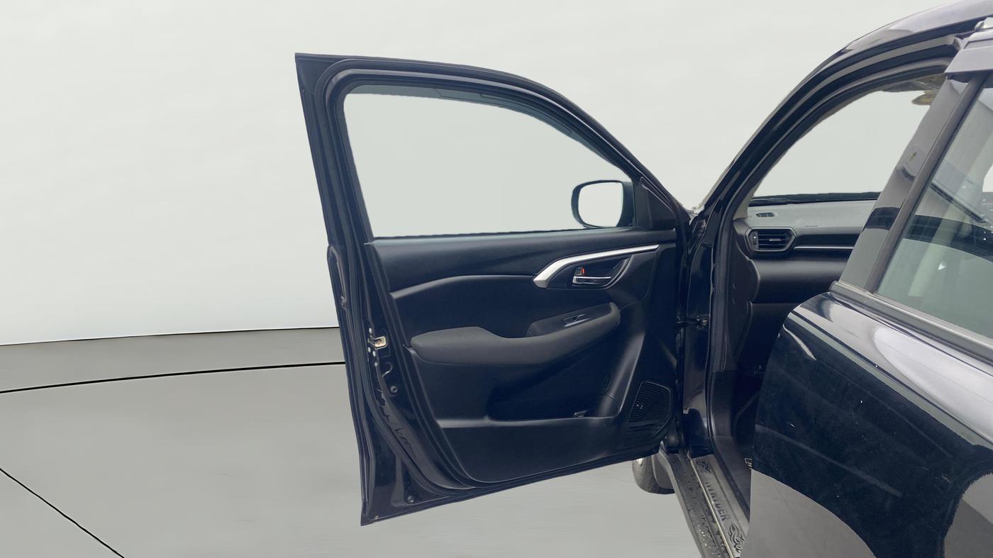 2023 Toyota URBAN CRUISER HYRYDER E NEO DRIVE, Petrol, Manual, 25,249 km, LHS Front Door