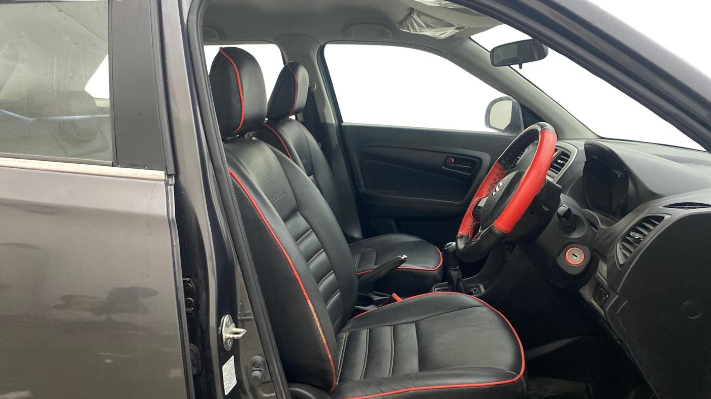 2019 Maruti Vitara Brezza VDI, Diesel, Manual, 33,533 km, Right Side Front Door Cabin