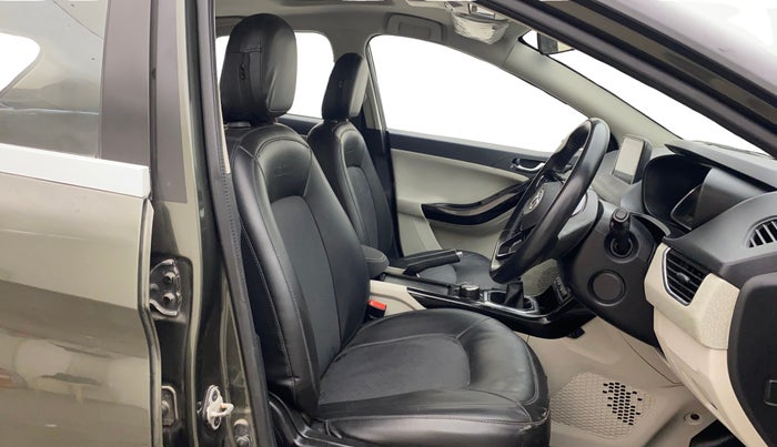 2020 Tata NEXON XZ PLUS (O) PETROL DUAL TONE, Petrol, Manual, 86,165 km, Right Side Front Door Cabin