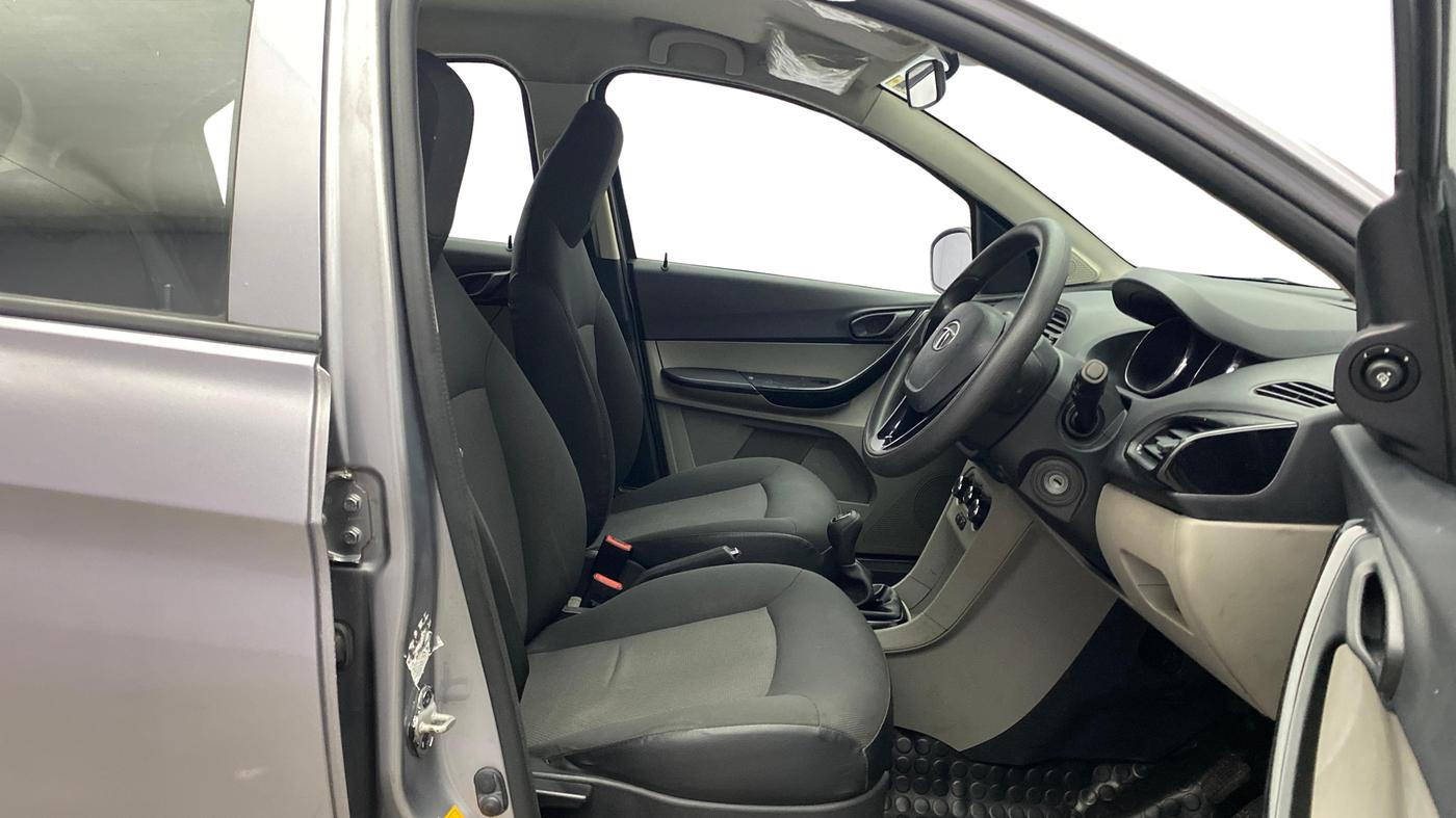 2019 Tata Tiago XT PETROL, Petrol, Manual, 1,03,955 km, Right Side Front Door Cabin
