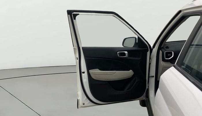 2023 Hyundai VENUE SX (O) MT 1.0 Turbo, Petrol, Manual, 15,028 km, LHS Front Door