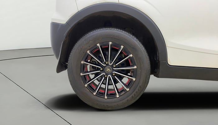 2023 Mahindra XUV300 W4 1.2 PETROL, Petrol, Manual, 14,651 km, Right Rear Wheel