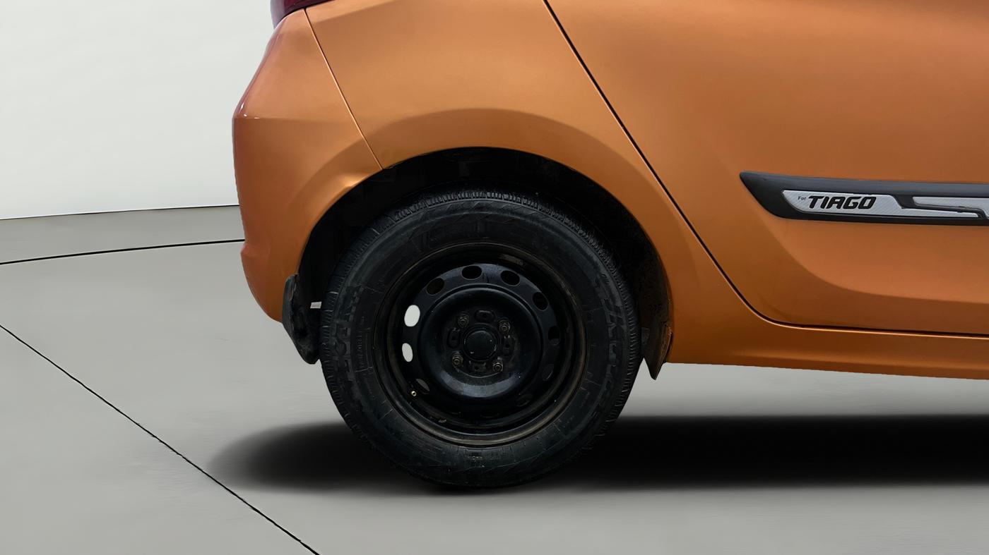 2016 Tata Tiago XZ PETROL, Petrol, Manual, 70,771 km, Right Rear Wheel