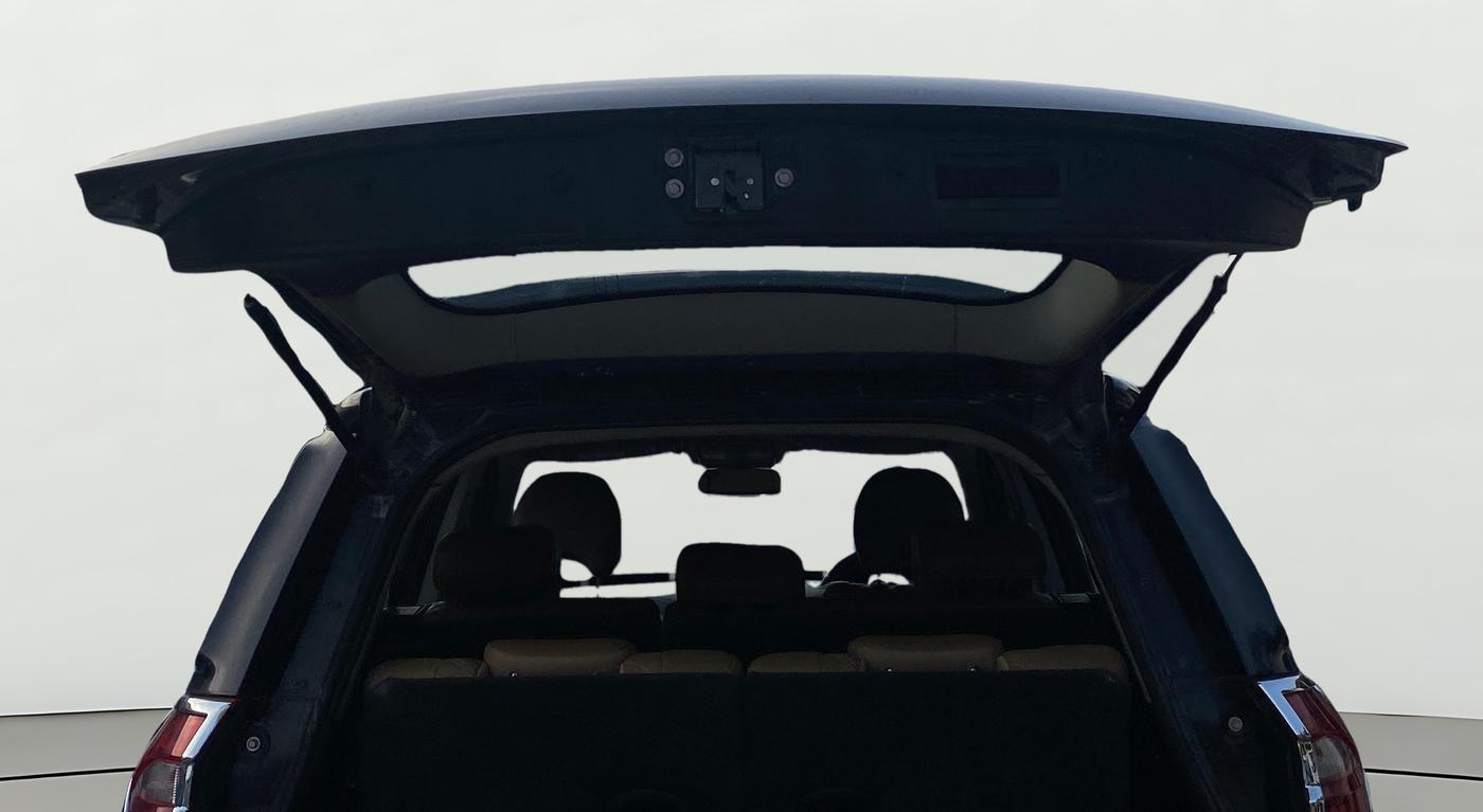 2018 Mahindra XUV500 W11 AT, Diesel, Automatic, 1,07,471 km, Boot Door Open