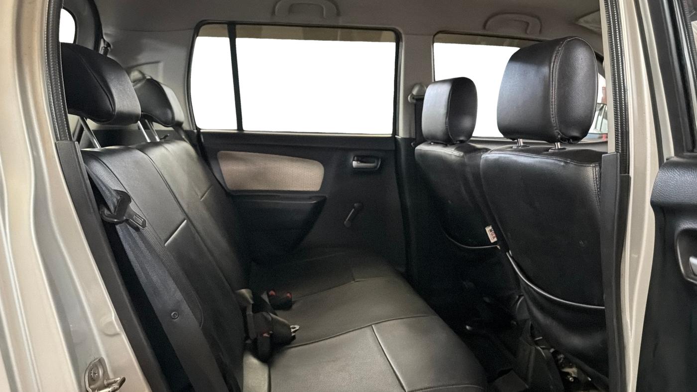 2017 Maruti Wagon R 1.0 LXI, Petrol, Manual, 42,678 km, Right Side Rear Door Cabin